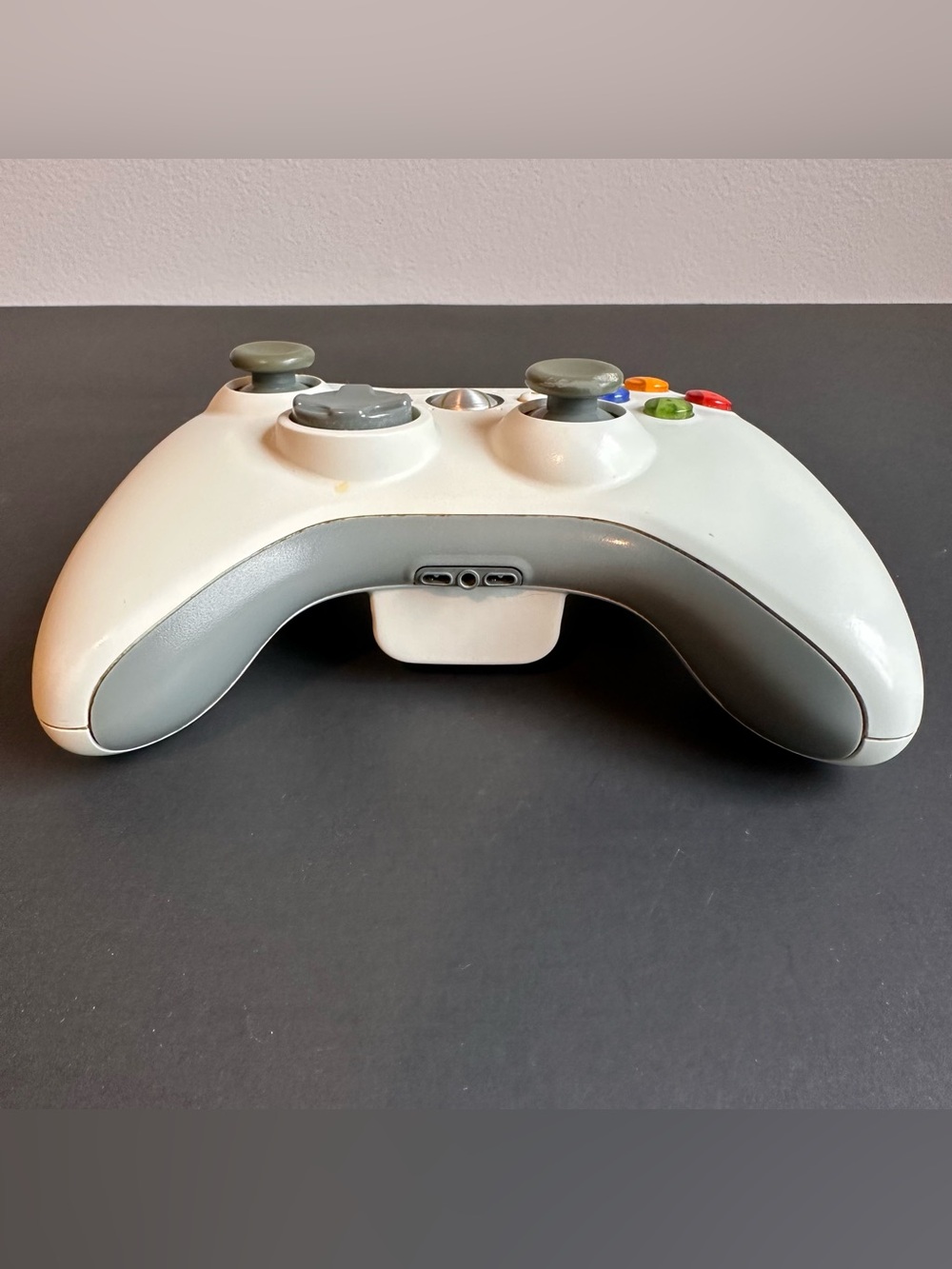 Microsoft Xbox 360 Wireless Controller (White) - Picture 4 of 7